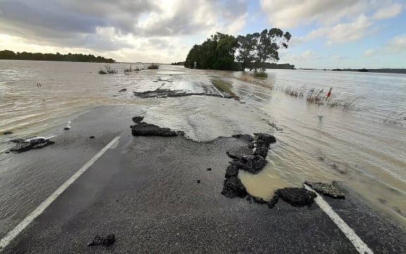 Gorge Road - Fortrose road near Titiroa River Bridge