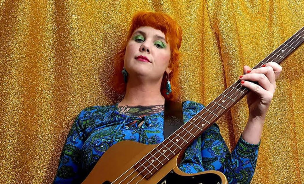 Kiki Van Newtown of Giantess