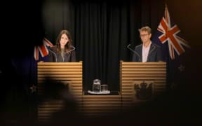 Jacinda Ardern and David Bloomfield discuss the government's new alert system.