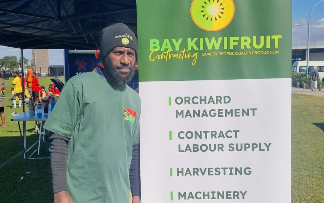 More than 300 workers gathered at Blake Park in Mount Maunganui to take part in the first ever sports festival, jointly organised by Bay of Plenty Rugby and New Zealand Kiwifruit Growers Incorporated.