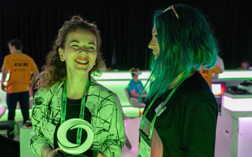 Fanni Fazakas recieving her award for 'The Missing 10 Hours".