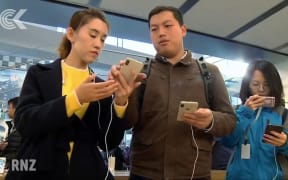 Apple hits $1 trillion valuation: RNZ Checkpoint