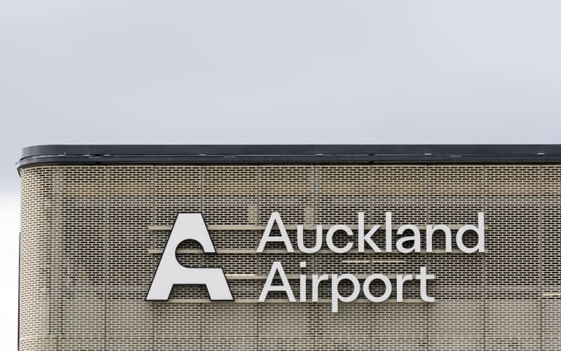 More than a dozen flights cancelled in Auckland due to fog | RNZ