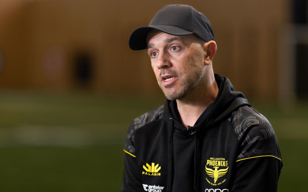 Phoenix women's head coach Paul Temple