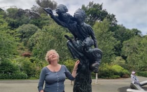 Catherine Lee with Wendy and her Attendants at Dunedin Botanic Garden.