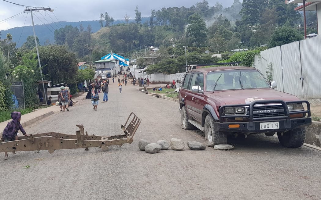 Due to political by-election of Lagaip open, wabag the provincial capital of Enga is put into a caiotic and a standstill. All the business houses and the only BANK OF SOUTH PACIFIC are closed including the Wabag Primary school and main market.police and defence are out numbered and the situation is tense. By means of hear and say; there are and were people being injured and killed but yet to be confirmed. Also governor Ipatas' son's house was burned to ashes is also yet to confirmed. 14 November 2023.