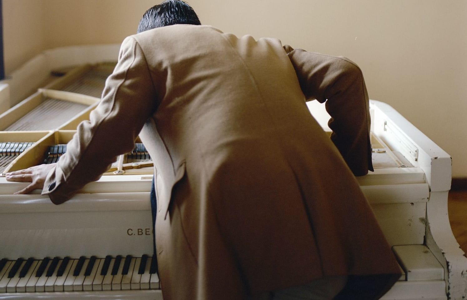 The Lost Pianos of Siberia by Sophy Roberts