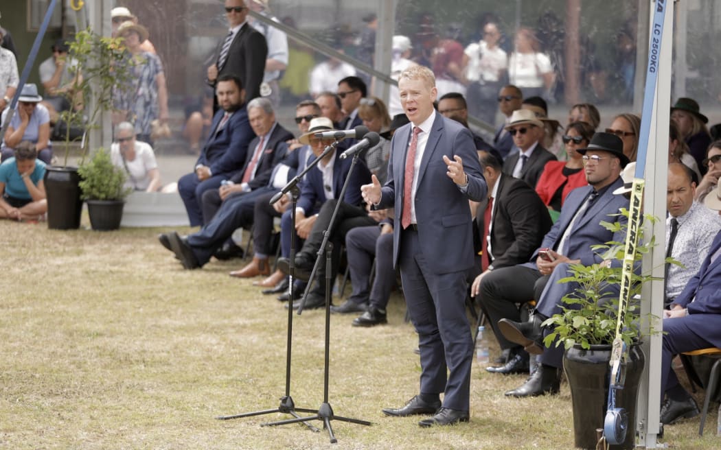 Chris Hipkins does kanikani at Ratana