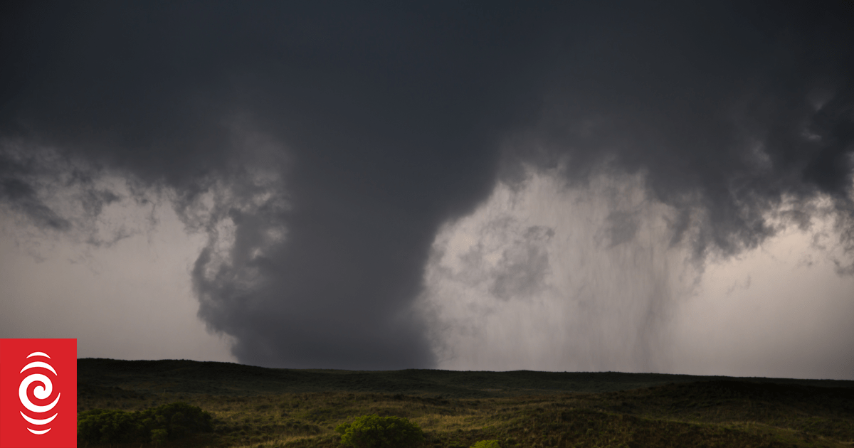 How Do Tornadoes Form Rnz