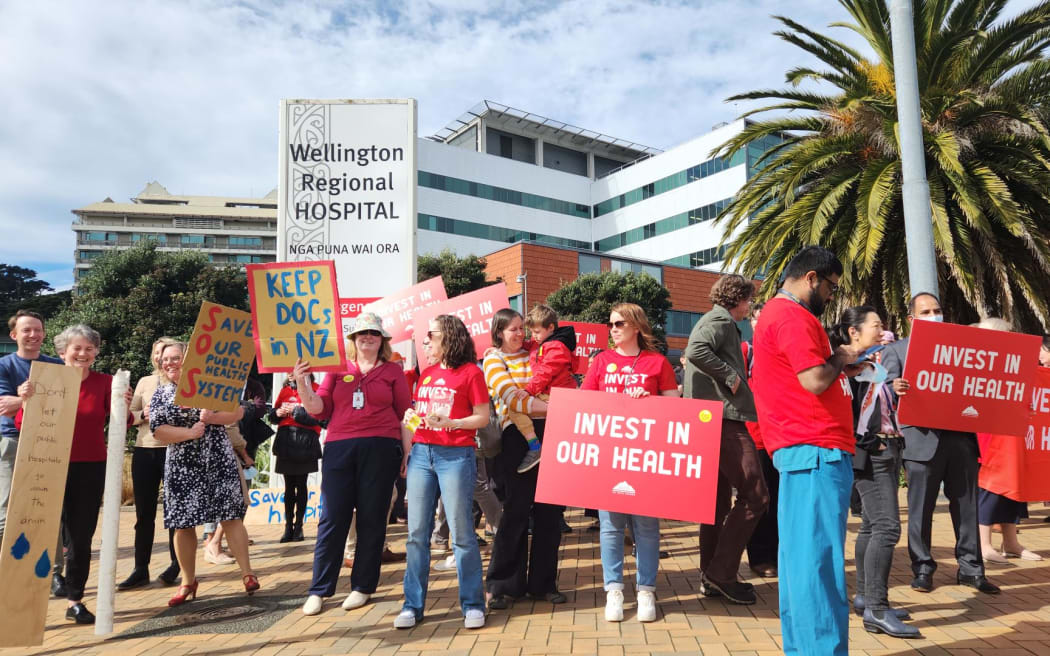 Striking senior doctors on the picket line outside Wellington Regional Hospital, 5 September 2023.