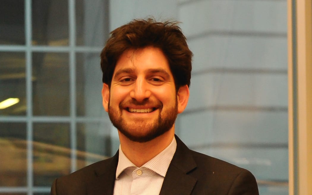 Jonathan Moskovic is an advisor on democractic innovation for the President of the French-speaking Parliament of Brussels.