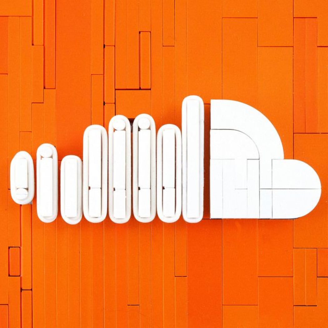 Soundcloud logo in Lego