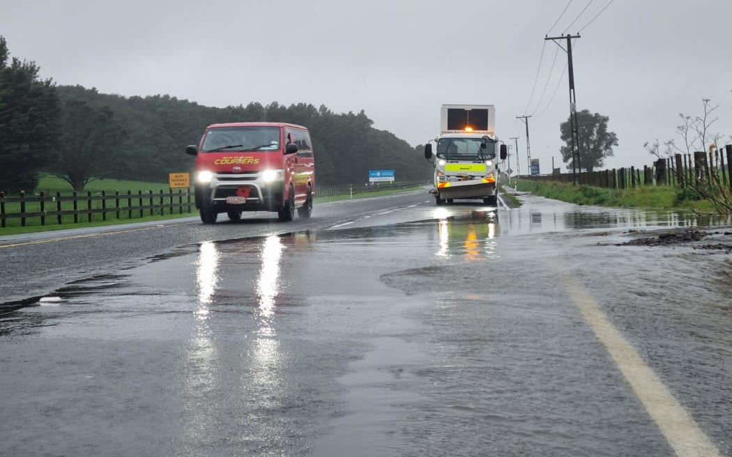 Contractors have been on site at Motunui on SH3 in Taranaki where surface flooding has forced a 70kmh speed limit to be imposed.