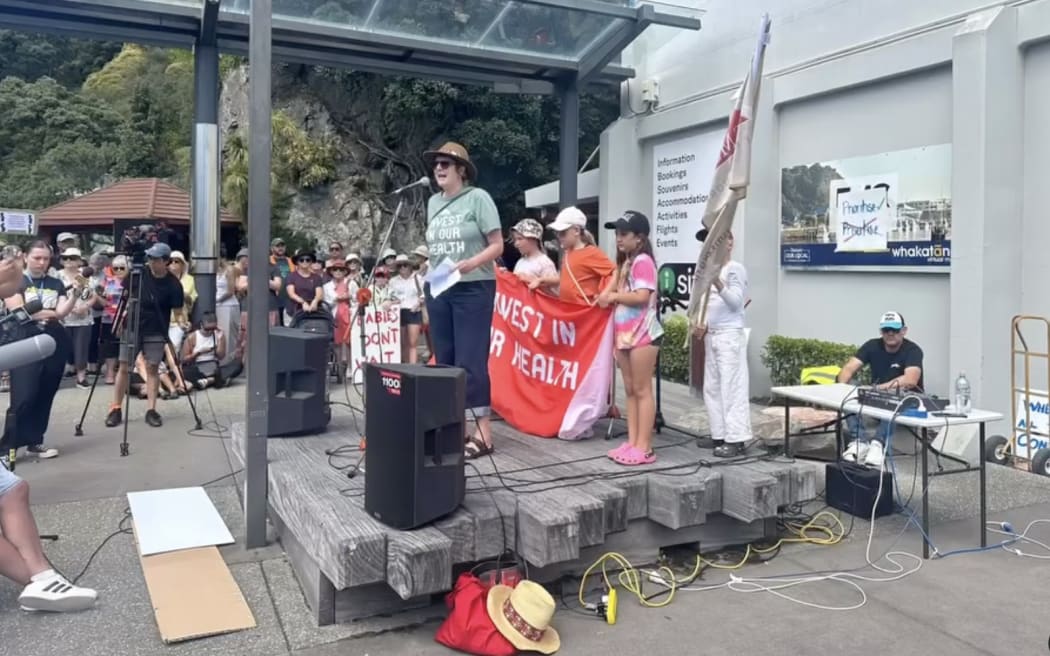 Hundreds showed to protest changes at Whakātane Hospital.