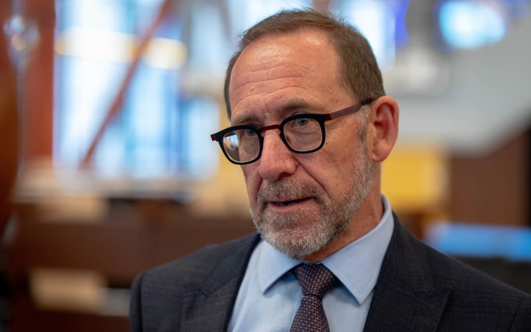 Rongotai College is back to help Wellington Library move books back in