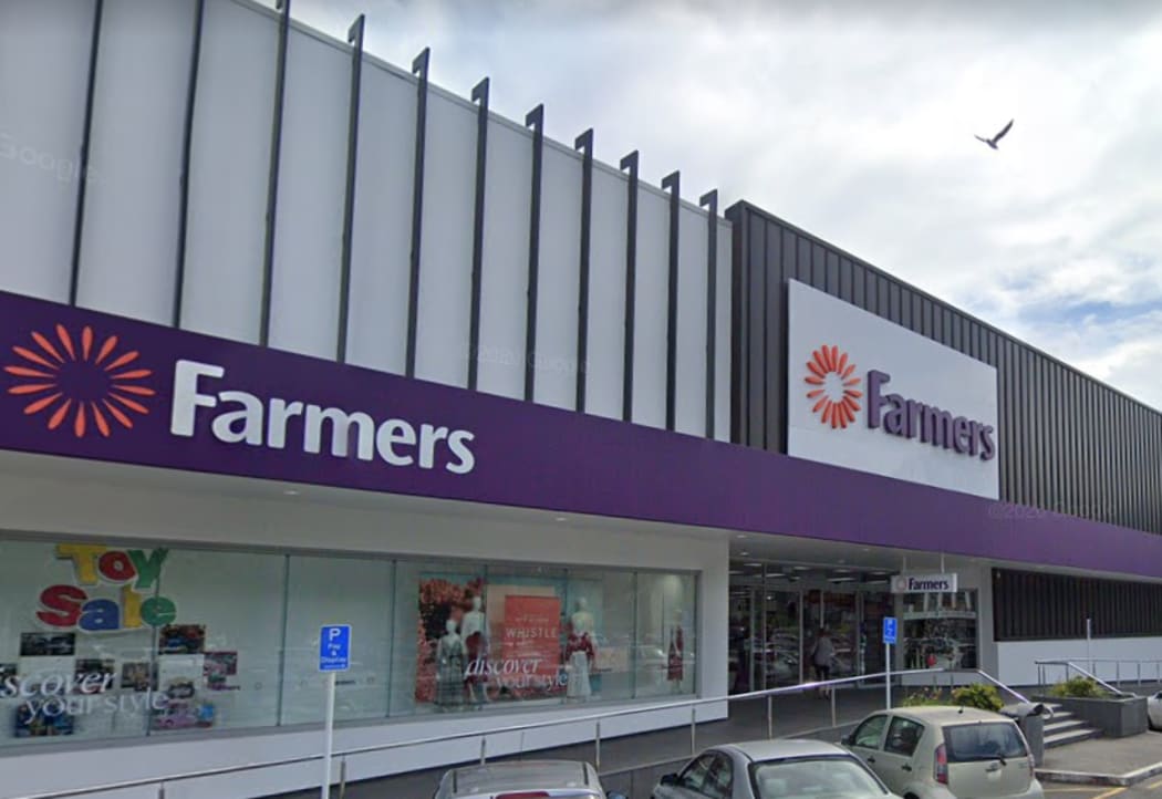 Farmers in Whangārei.