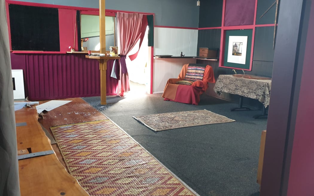 Commercial Hotel, Normanby interior