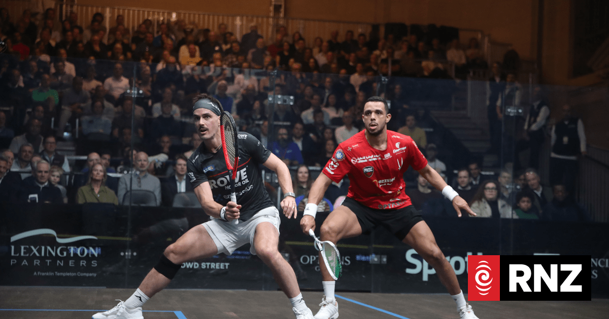 World squash number one denies Paul Coll maiden title in quick fashion