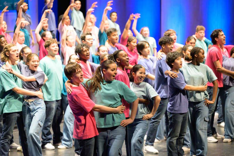 The New York-based Young People's Chorus performing.