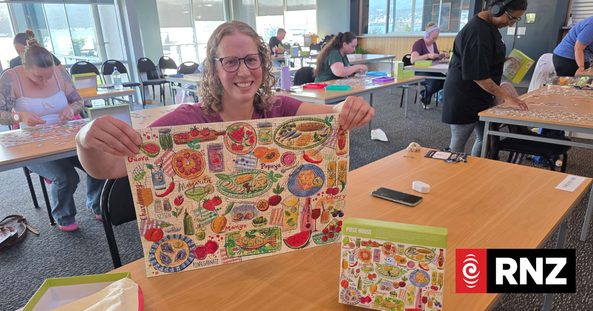 Jigsaw puzzle racing winners crowned at Masters Games | RNZ