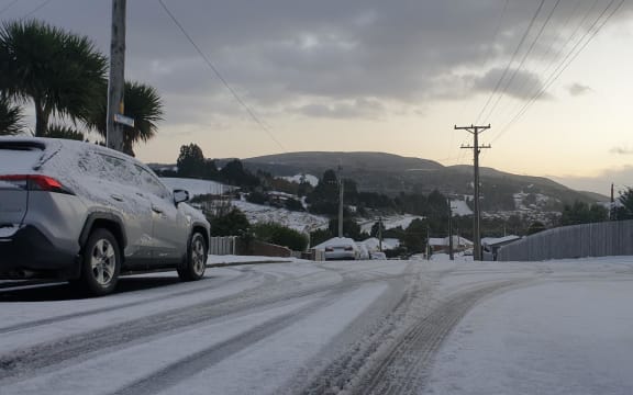 Snow fall in Brockville, Dunedin as a cold blast moves up the country.
