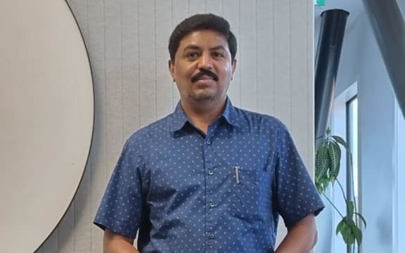 Saravanan Dhatchana Moorthy started a 22-year career focusing on health and safety in India, eventually earning a master's degree in mechanical engineering in 2001. After relocating to Singapore in 2008, he pursued a second master's degree in logistics in 2010.