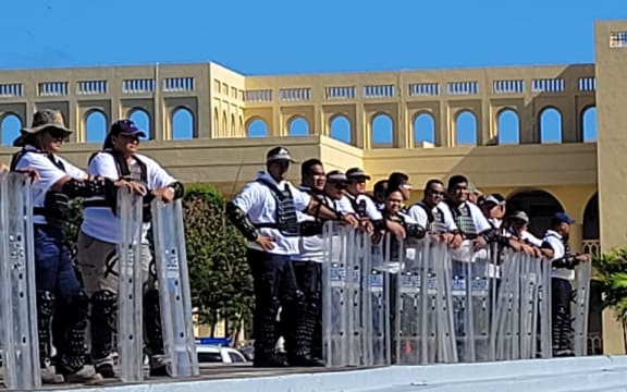 Samoa Police at the barricade