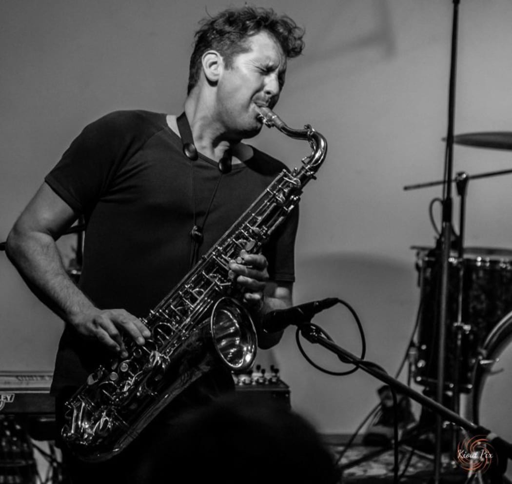 Nick Atkinson performing at Auckland's Wine Cellar