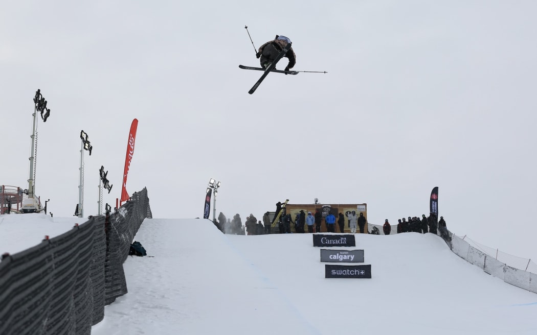 Finley Melville Ives in action during the World Cup qualification in Calgary. Credit FIS Park & Pipe.