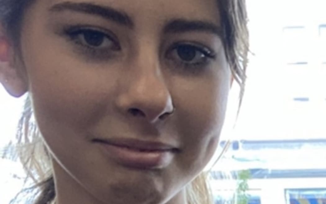 Alyssa, 16, was last seen on Thursday, wearing a maroon hoody with a white zip.