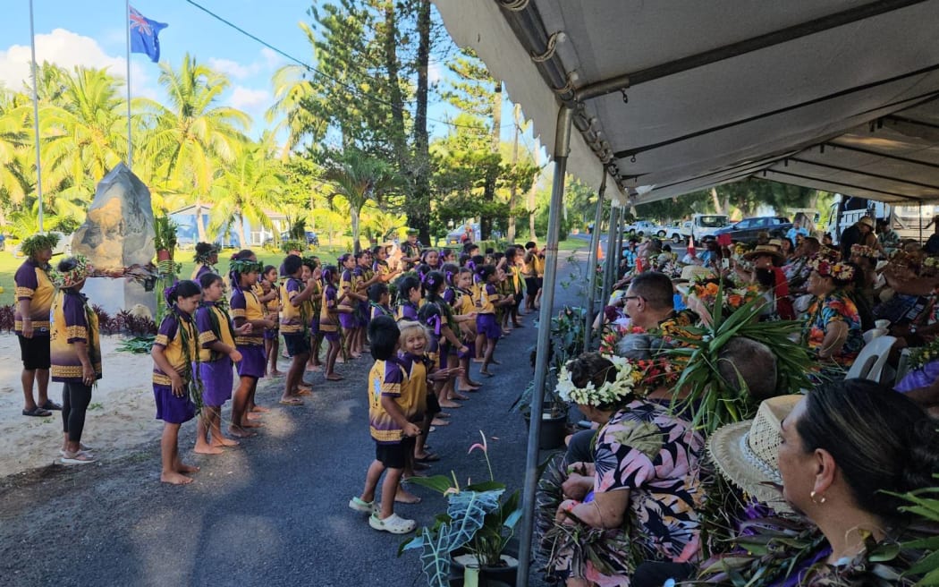 Students performing at the grand reopening of Te Papa Apii Rutaki.