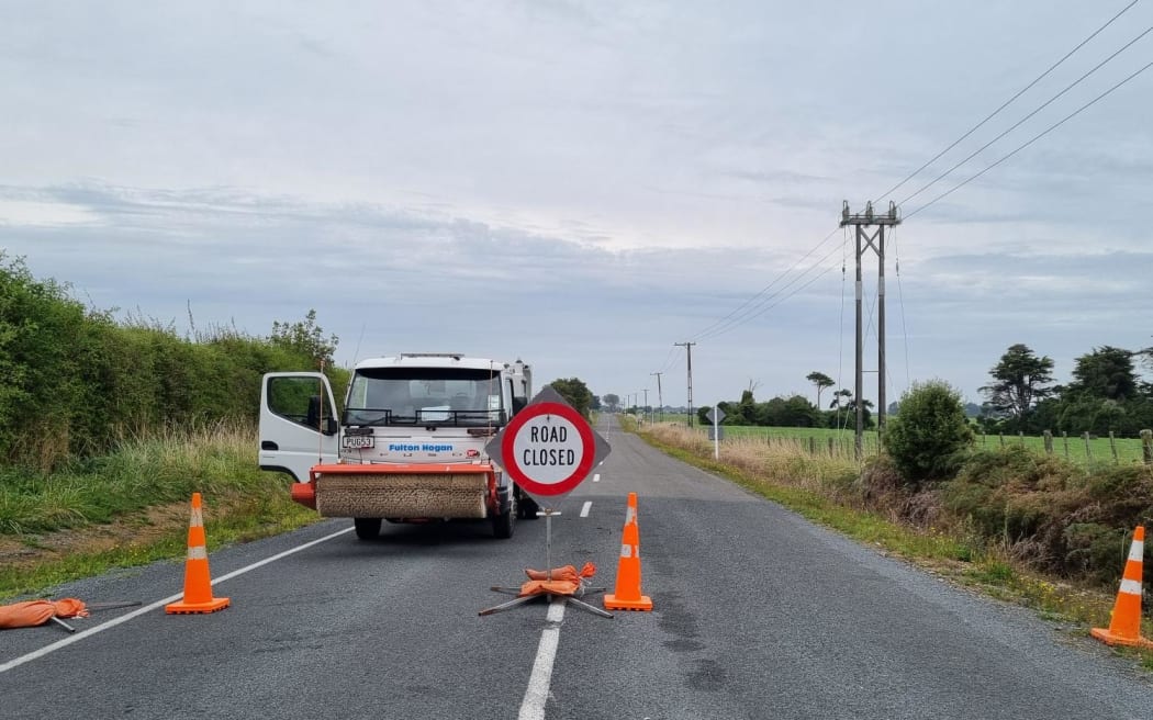 Cordon at intersection of Eltham and Hastings Roads.