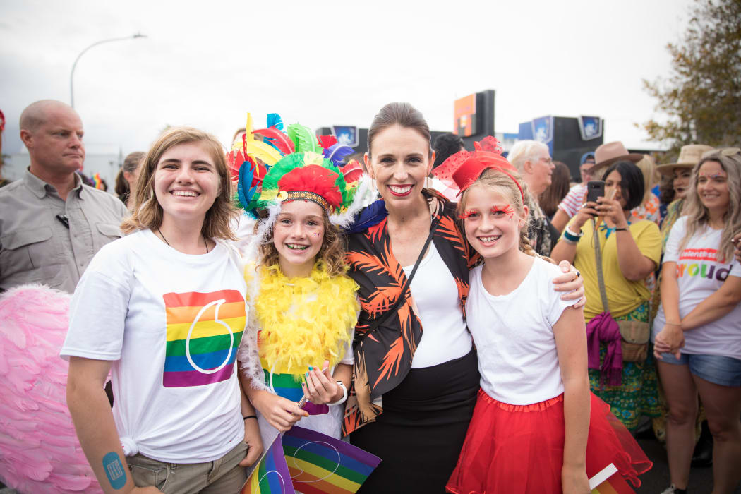Prime Minister Jacinda Ardern with Piper Shields, Phoebe Newcombe & Audrey Reid (from left to right).