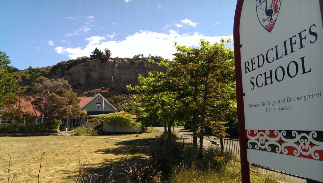 Education Minister Hekia Parata says the unstable cliff behind the Redcliffs School makes the site unsuitable for a school.