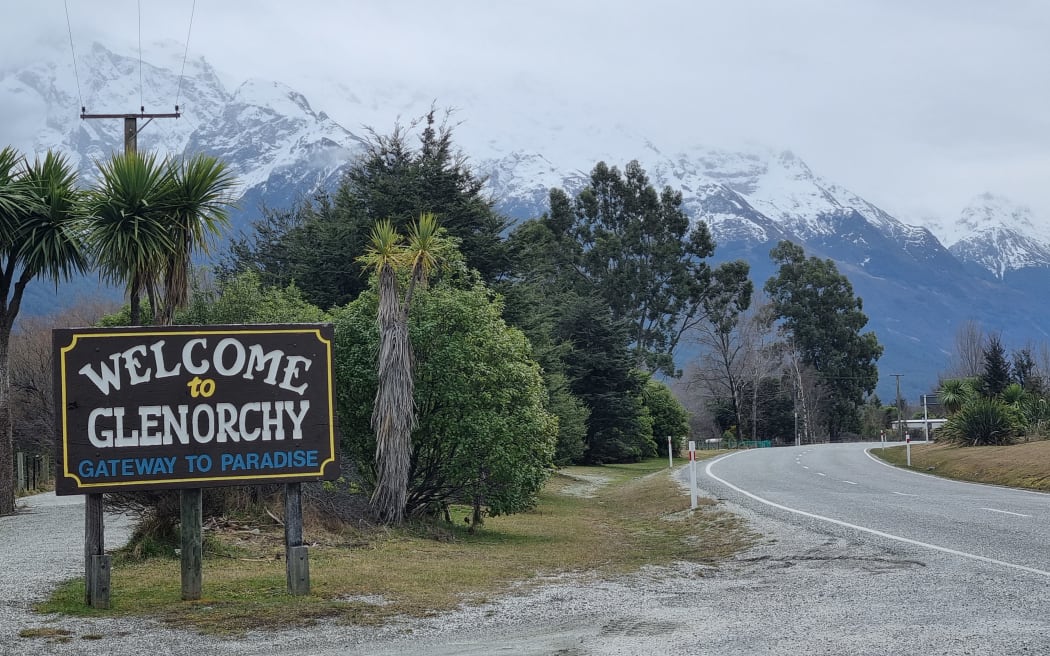 Welcome to Glenorchy sign.