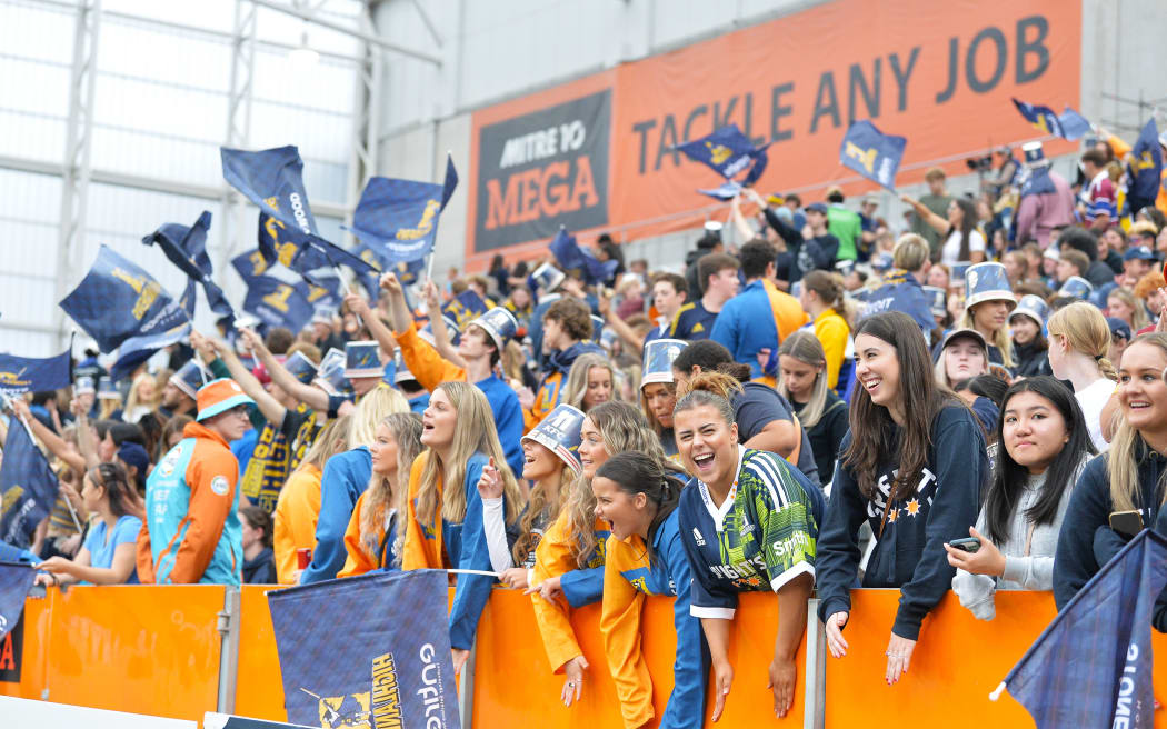 Highlanders fans.