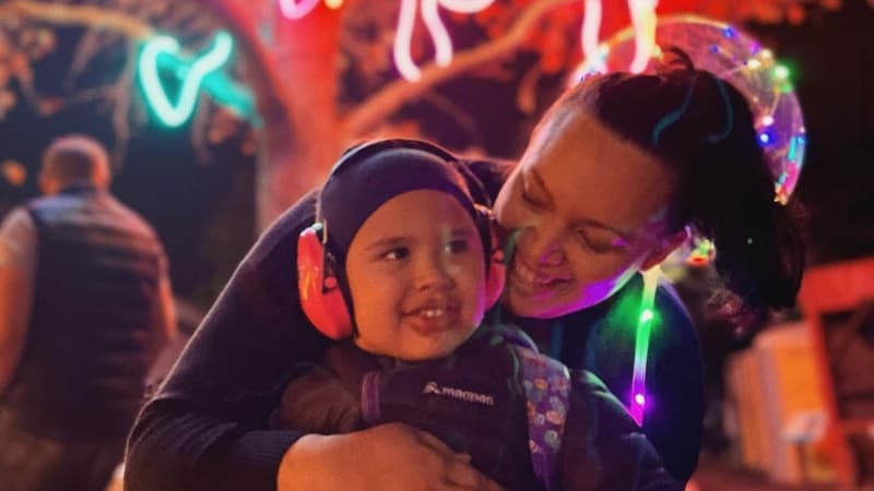 Oneroa Tangaroa with her daugther, Te Rerenoa, who started school this year.