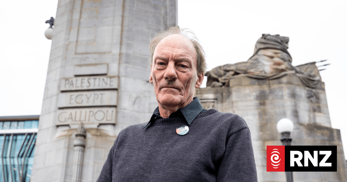 Veteran activist John Minto gets $10,000 from police after unlawful arrest