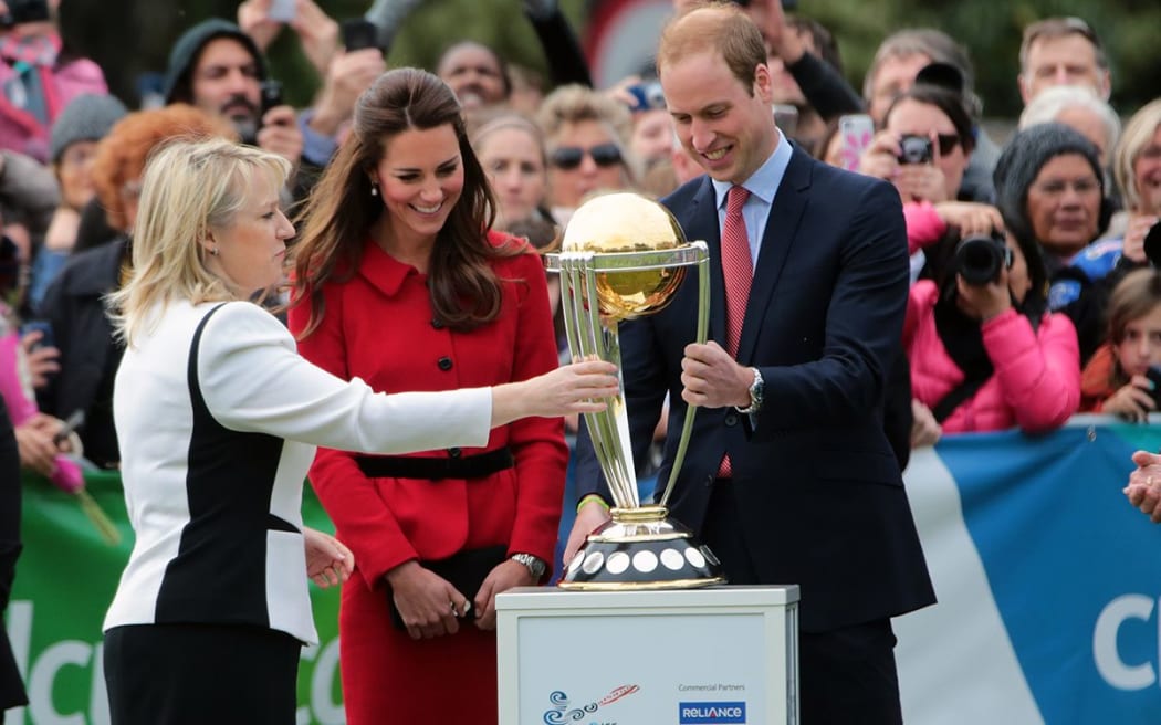 The royal couple inspected the 2015 Cricket World Cup trophy.