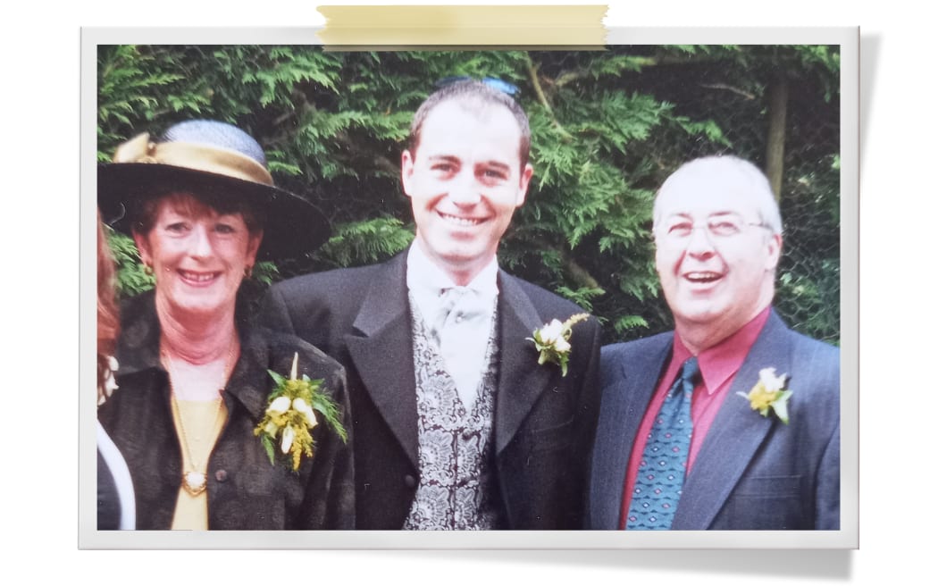Stephen (center) with his parents Maria and Ray Bellingham