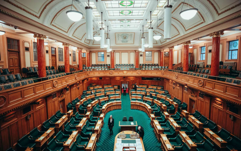 New Zealand Election Poll Shows Major Parties Struggling