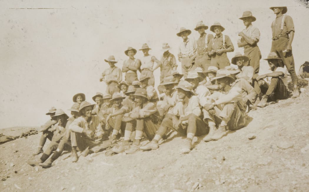 Receiving secret orders for Beersheba, 30 October 1917.