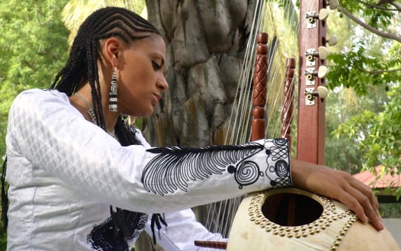 Sona Jobarteh with Kora