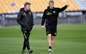 Former Wellington Phoenix head coach Ufuk Talay and assistant coach Chris Greenacre in May 2021.