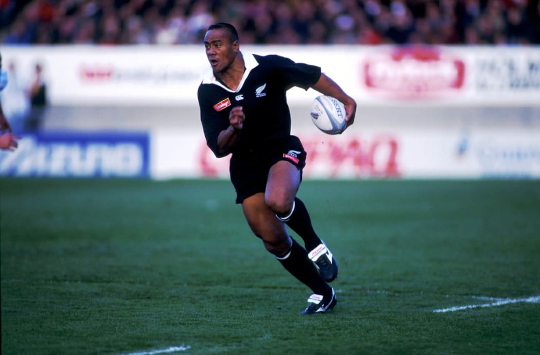 Jonah Lomu in space, New Zealand All Blacks v England, international rugby union test match, 1998.