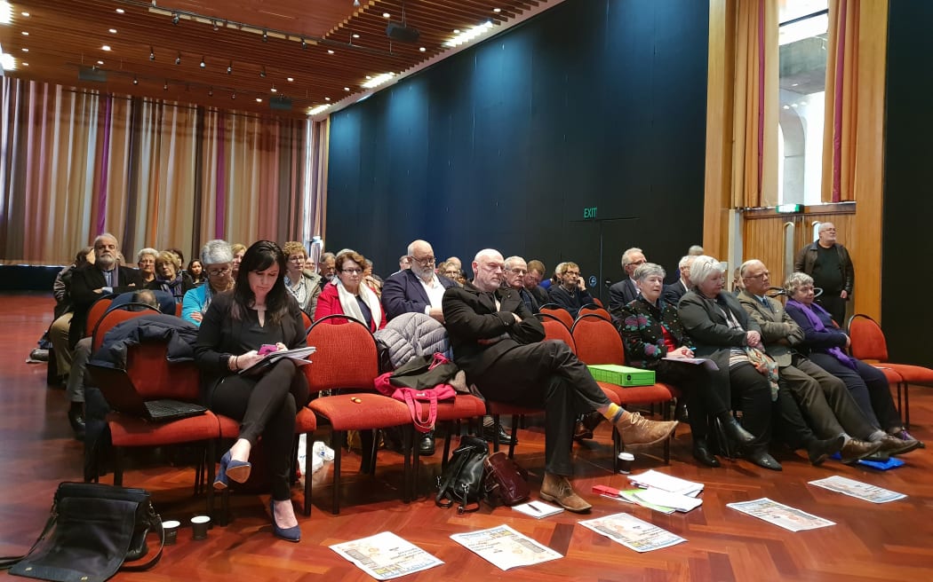 Khandallah residents at Bottle-O hearing in Wellington