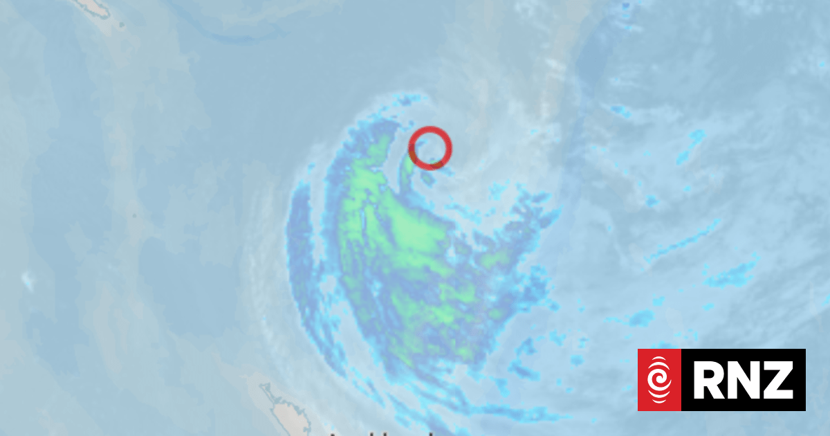 Live: North Island braces for Cyclone Vaianu