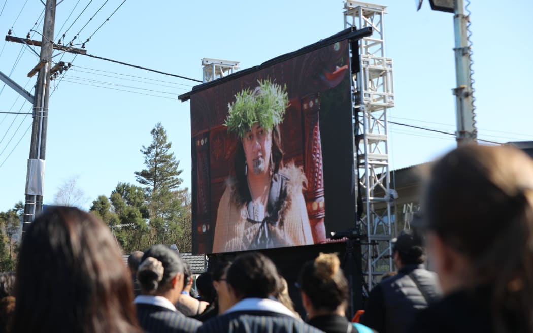 Crowds watch on outside Turangawaewae Marae as Kuini Nga wai hono i te po named as new Māori queen