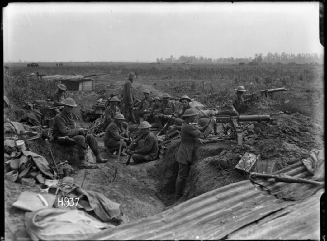 World War 1 New Zealand machine gunners using a captured German position at at Puisieux, France, 21 August, 1918.
http://natlib.govt.nz/records/22304585