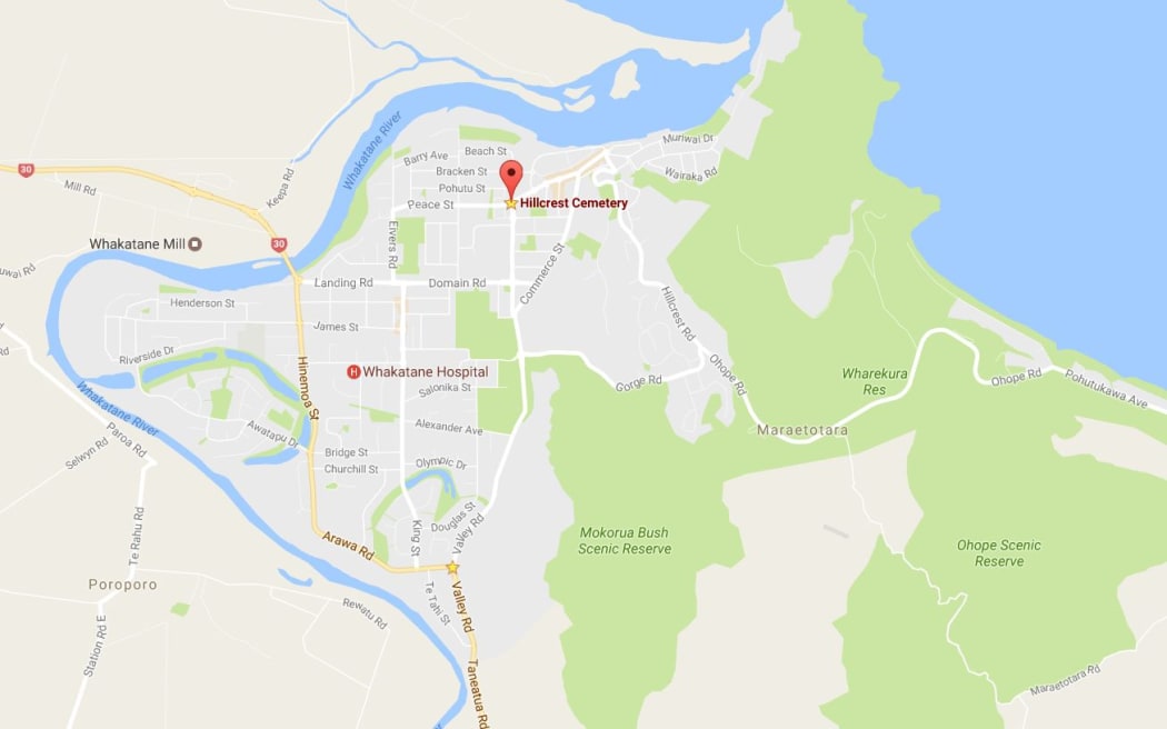 Police said the shots were fired near the corner pf Arawa Rd and Valley Rd in Whakatane (marked with a star) and the procession had since reached the Hillcrest Crematorium.